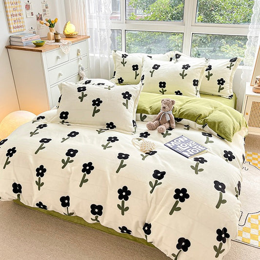 Plush Patterned Quilt Set