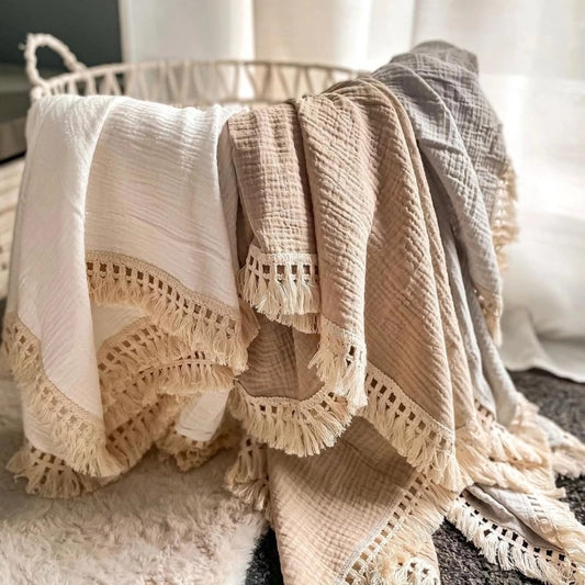 Dreamy Tasslled Throw Blanket